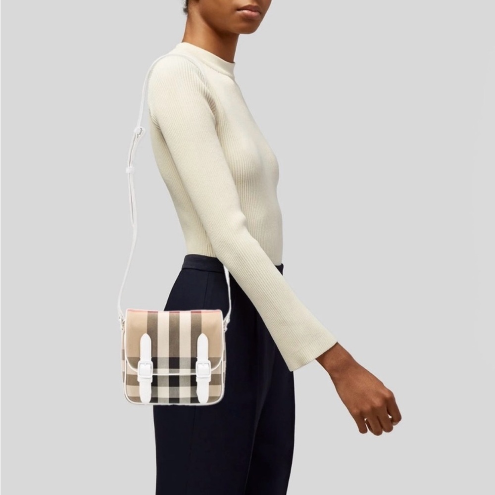 Elegant Burberry Beige and Black Checkered Crossbody Bag - Picture 8 of 8